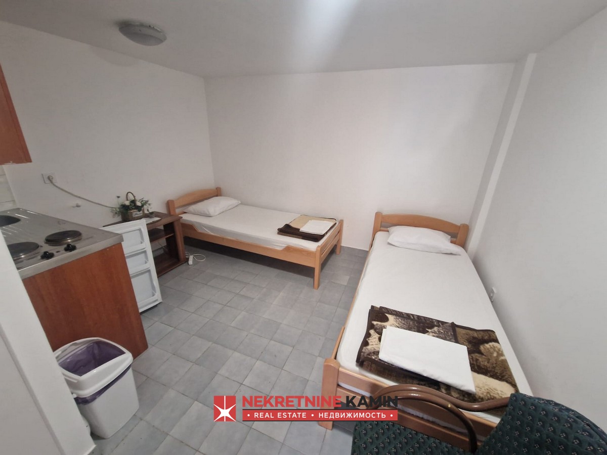 Izdaje se garsonjera kod restorana Kužina, Budva